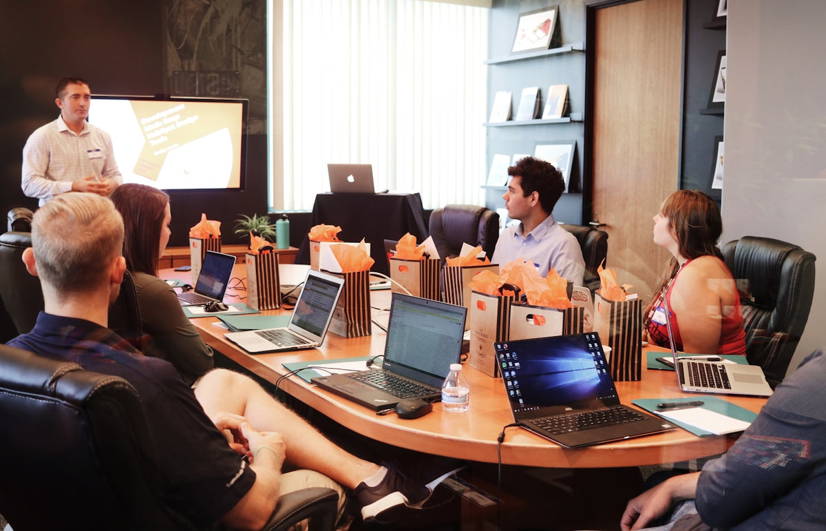 OEE Tracking with Industrial Panel PC Systems: Real-World Scenario